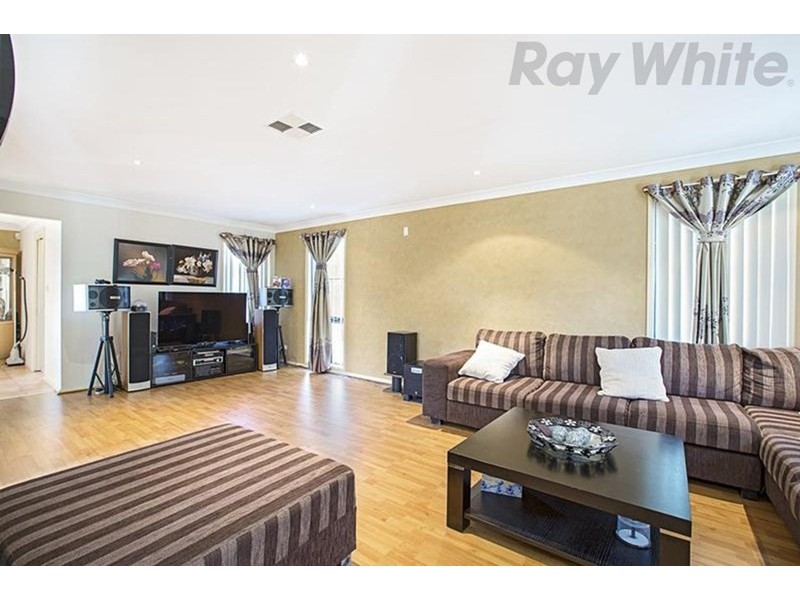 2 Schoeffel Grove, Horningsea Park NSW 2171