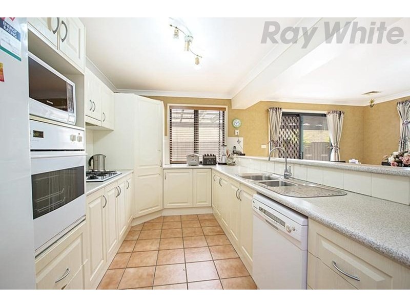 2 Schoeffel Grove, Horningsea Park NSW 2171