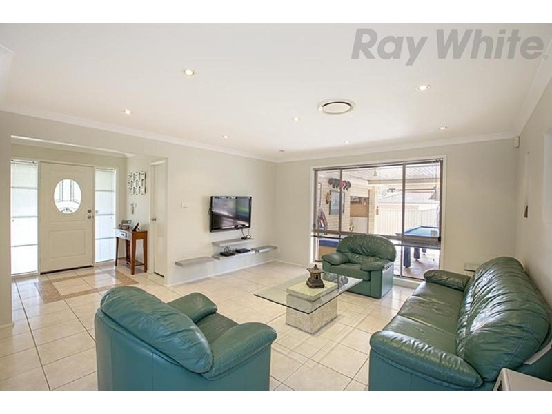 77 Lindeman Crescent, Green Valley NSW 2168