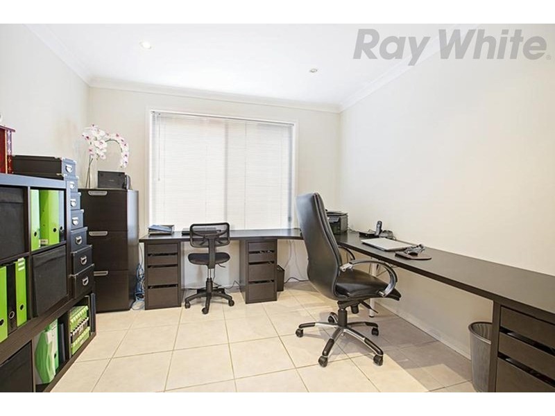 77 Lindeman Crescent, Green Valley NSW 2168