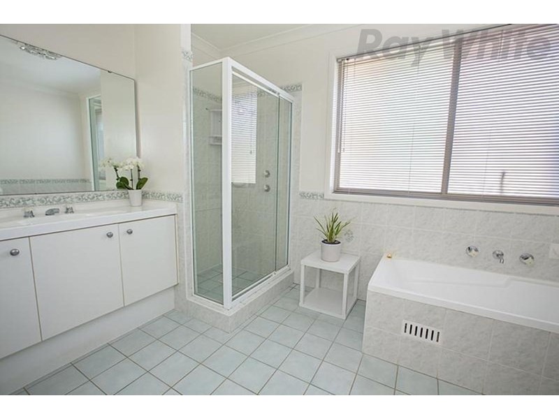 77 Lindeman Crescent, Green Valley NSW 2168