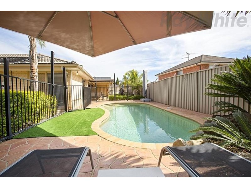 77 Lindeman Crescent, Green Valley NSW 2168