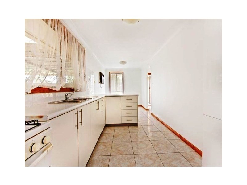 43 Brisbane Road, St Johns Park NSW 2176