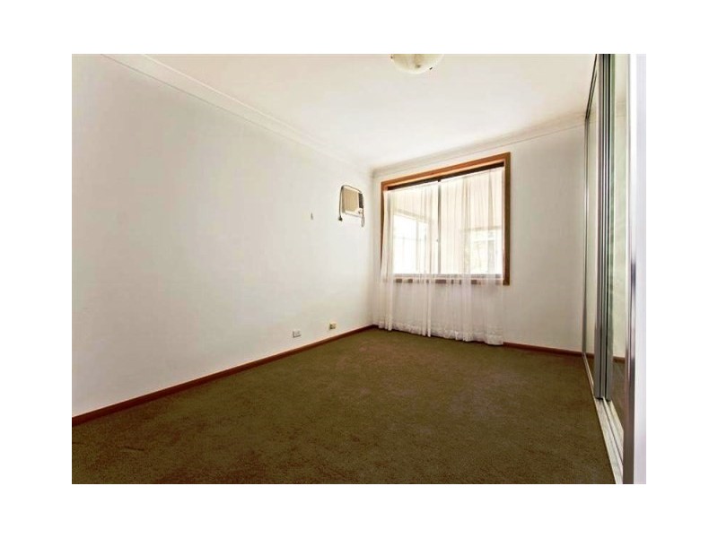 43 Brisbane Road, St Johns Park NSW 2176