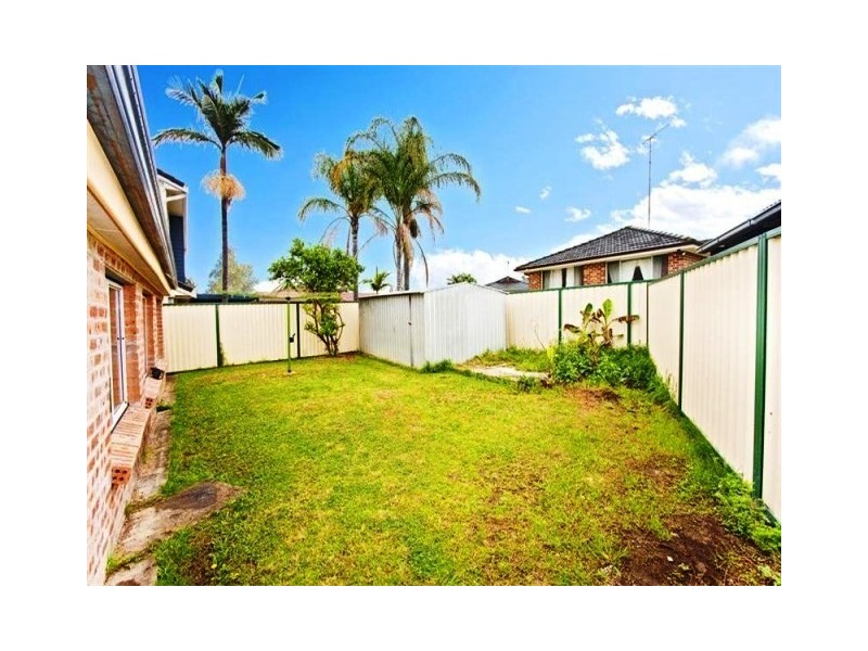 43 Brisbane Road, St Johns Park NSW 2176