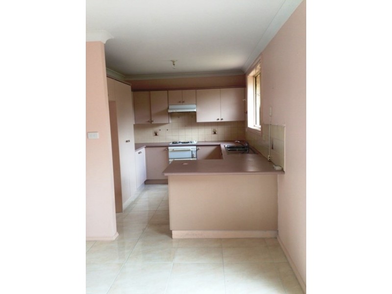 5 Neptune Street, Green Valley NSW 2168