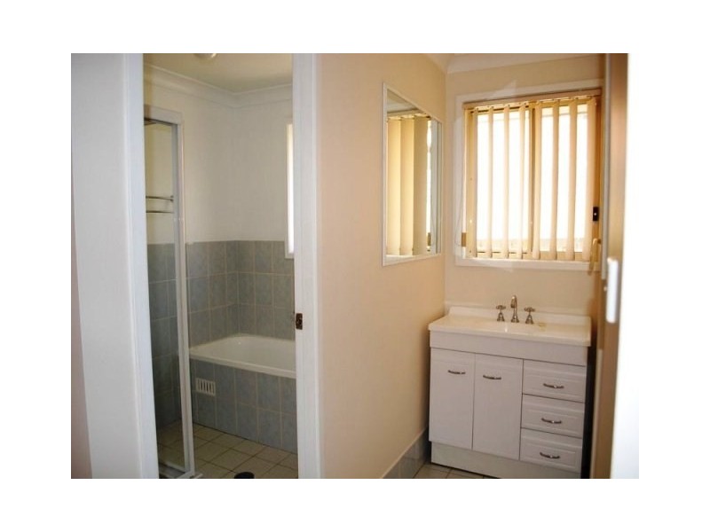 14 Royala Close, Prestons NSW 2170