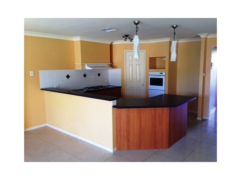 34 Mitchell Drive, West Hoxton NSW 2171