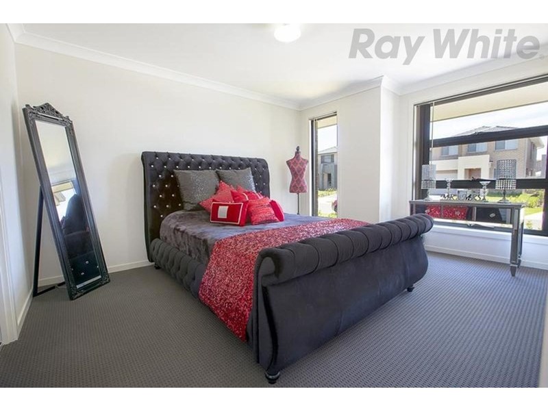 7 Follet Avenue, Middleton Grange NSW 2171