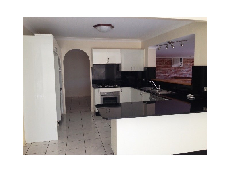 156 Carmichael Drive, West Hoxton NSW 2171