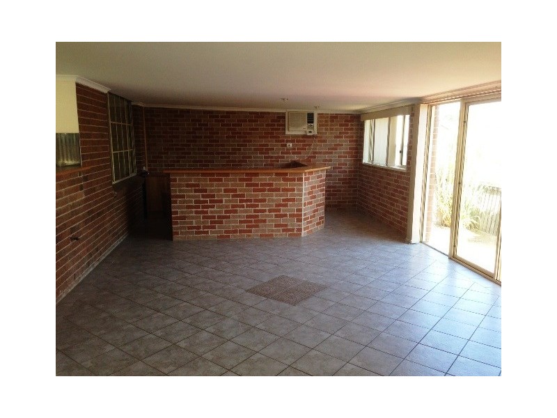 156 Carmichael Drive, West Hoxton NSW 2171