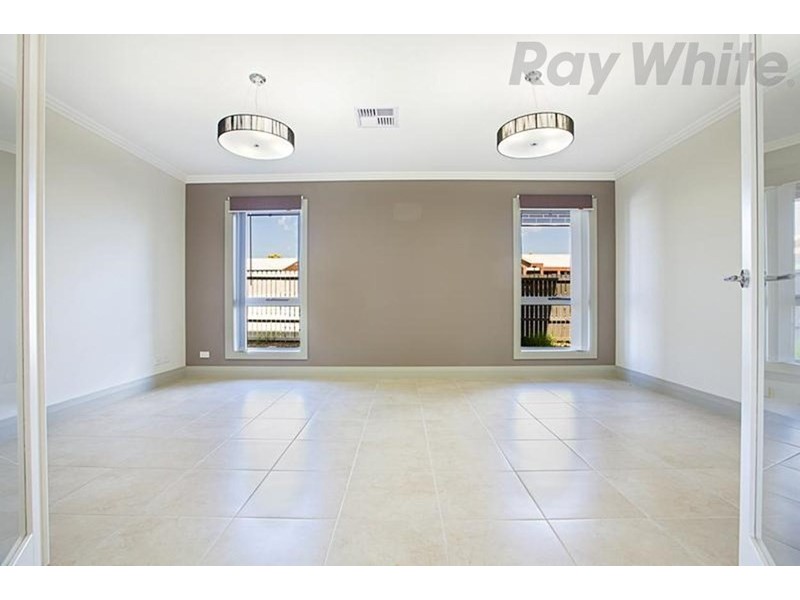 26 Kelsey Street, Middleton Grange NSW 2171