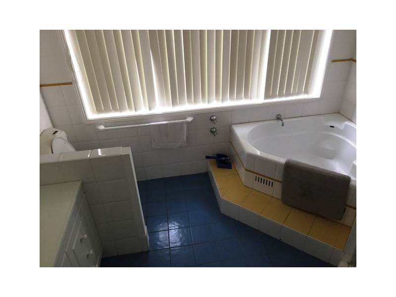 7 Weston Place, West Hoxton NSW 2171
