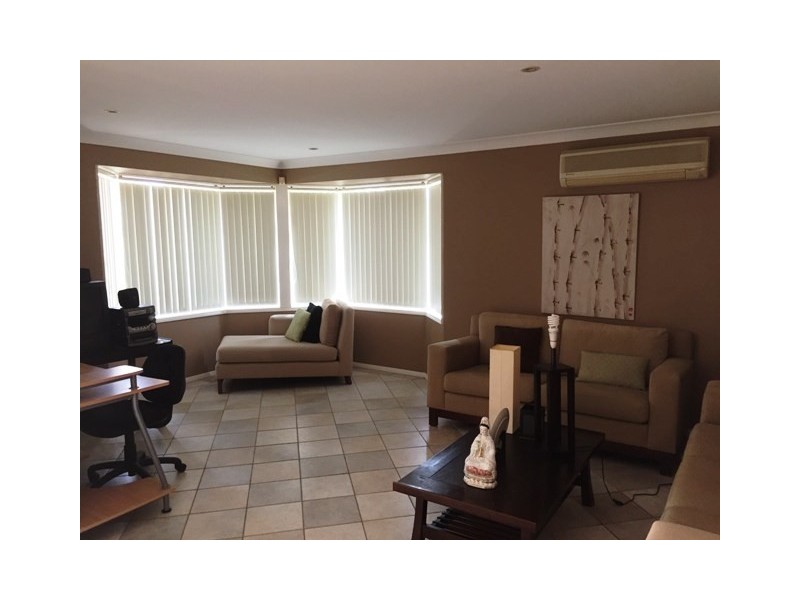 7 Weston Place, West Hoxton NSW 2171