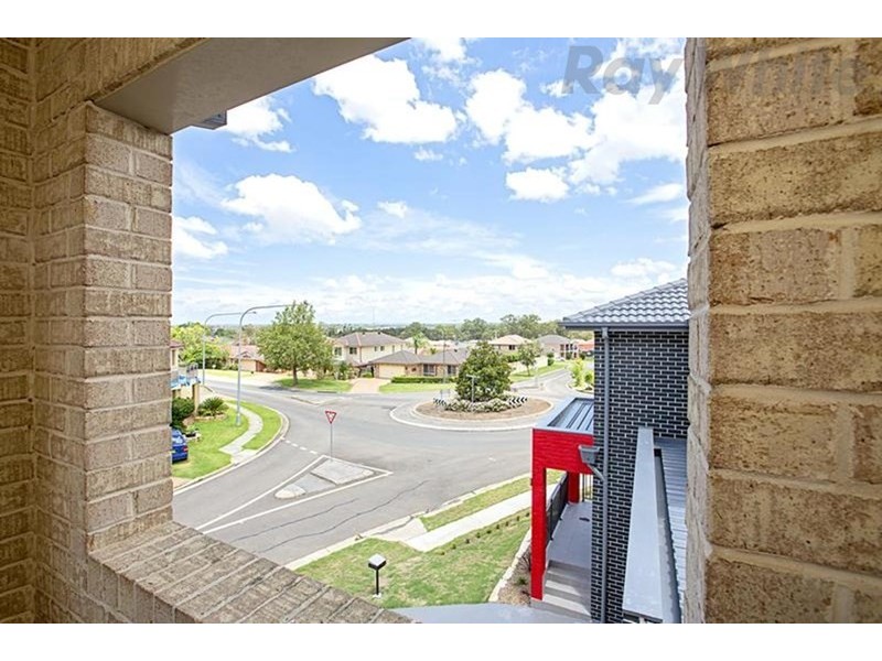 4 Pontville Close, West Hoxton NSW 2171