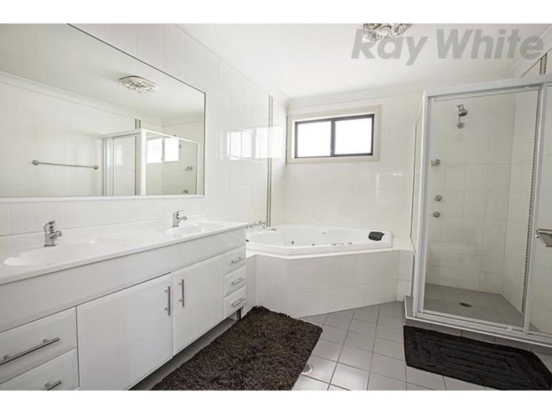 4 Pontville Close, West Hoxton NSW 2171