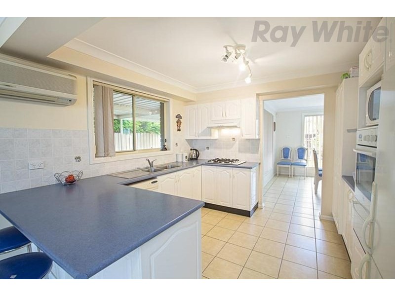 8 Symons Place, West Hoxton NSW 2171