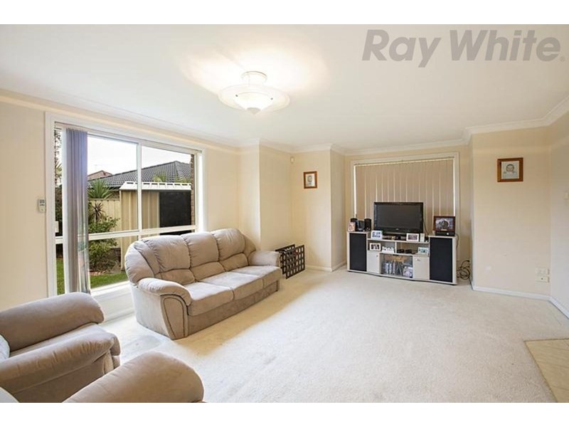 8 Symons Place, West Hoxton NSW 2171