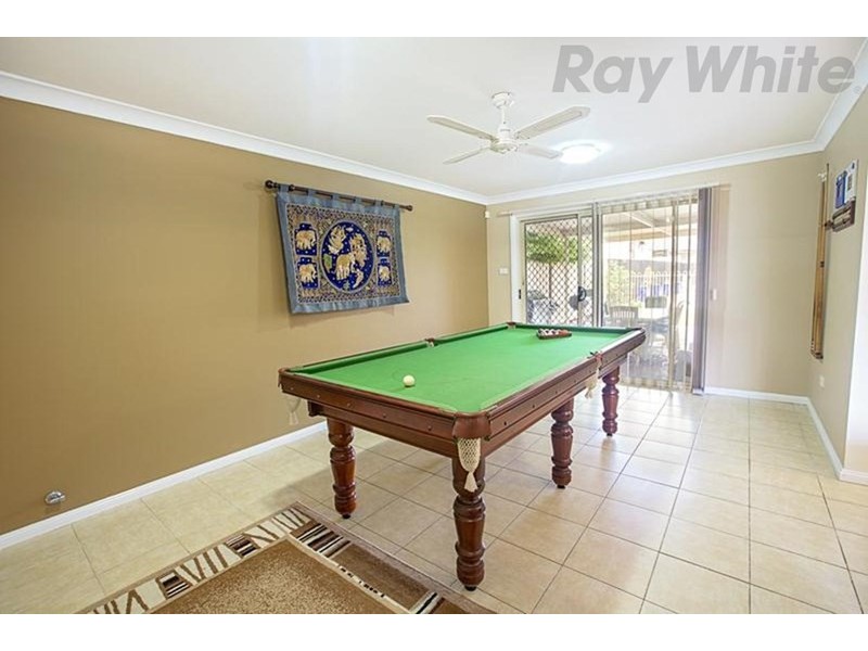 8 Symons Place, West Hoxton NSW 2171