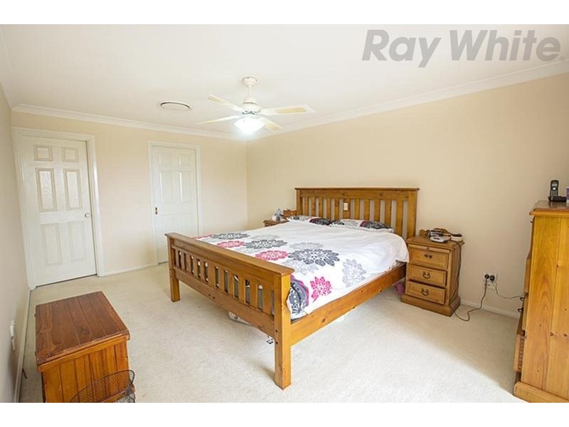 8 Symons Place, West Hoxton NSW 2171