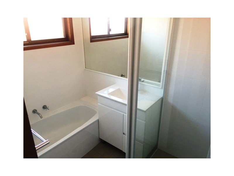 5 Arnold Avenue, Green Valley NSW 2168