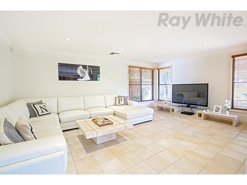 8 Davina Crescent, Cecil Hills NSW 2171