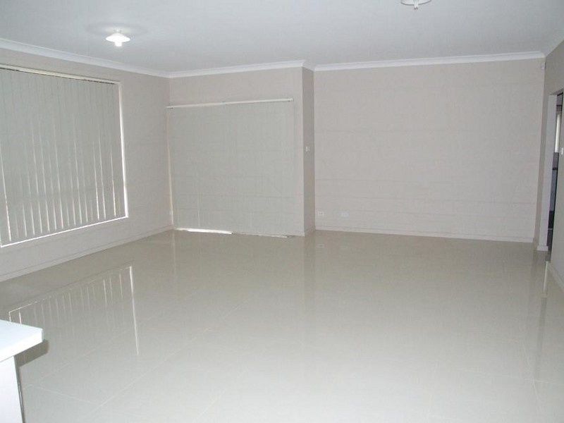 13 Stanley Avenue, Middleton Grange NSW 2171