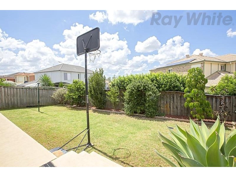 90 Carmichael Drive, West Hoxton NSW 2171