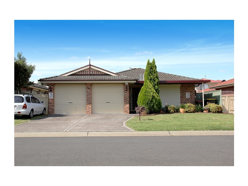 8 Gilgandra Road, Hoxton Park NSW 2171