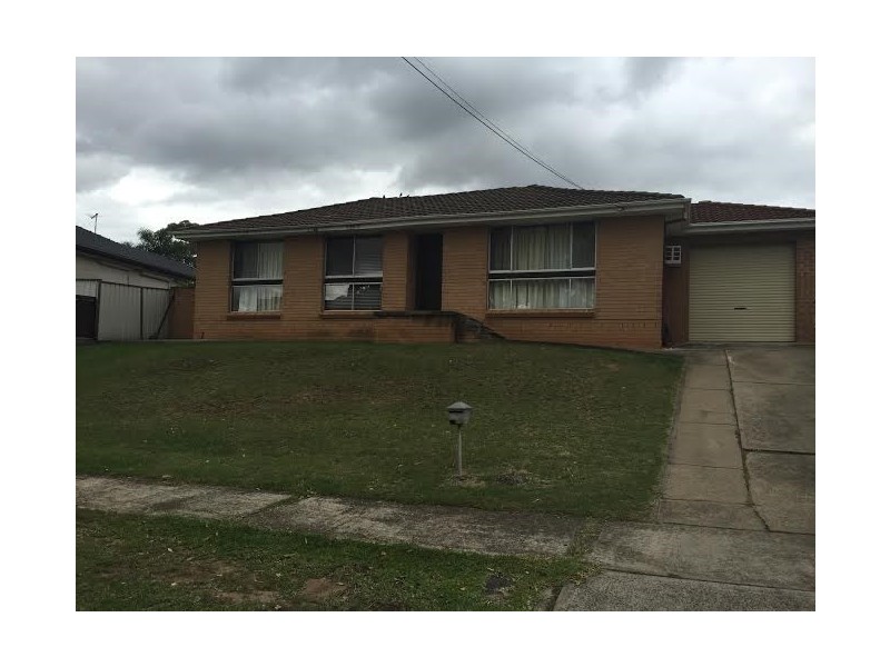 4 Arunta Avenue, Green Valley NSW 2168