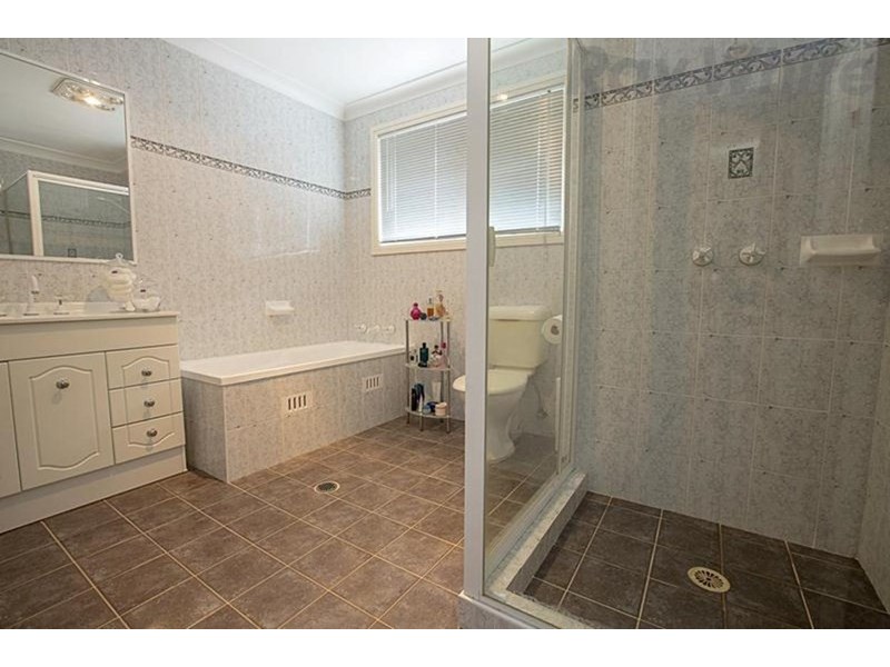 13 Blackburn Avenue, West Hoxton NSW 2171