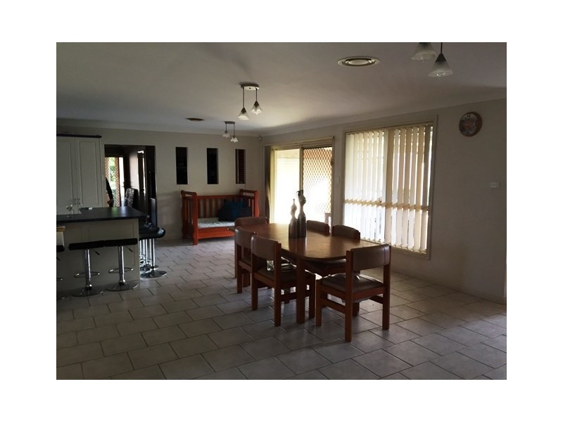 8 Rasp Close, West Hoxton NSW 2171