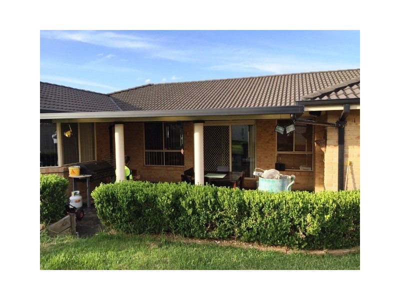 8 Rasp Close, West Hoxton NSW 2171