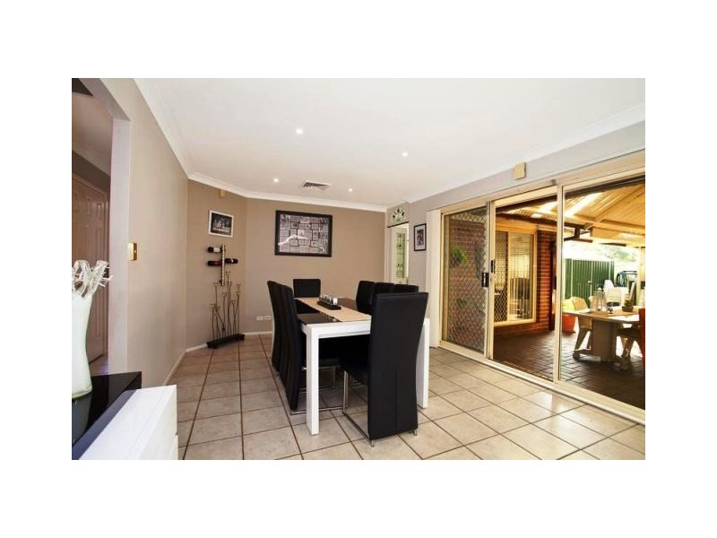 9 Mathew Place, West Hoxton NSW 2171