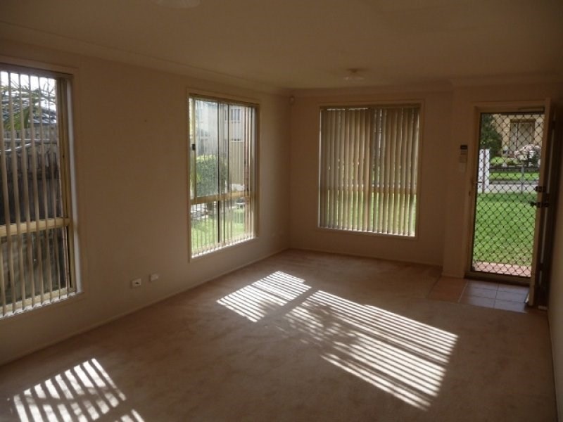 15 Dowling Street, West Hoxton NSW 2171