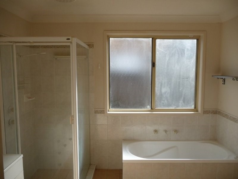 15 Dowling Street, West Hoxton NSW 2171