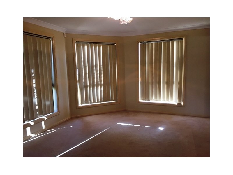 1 Domenico Close, West Hoxton NSW 2171