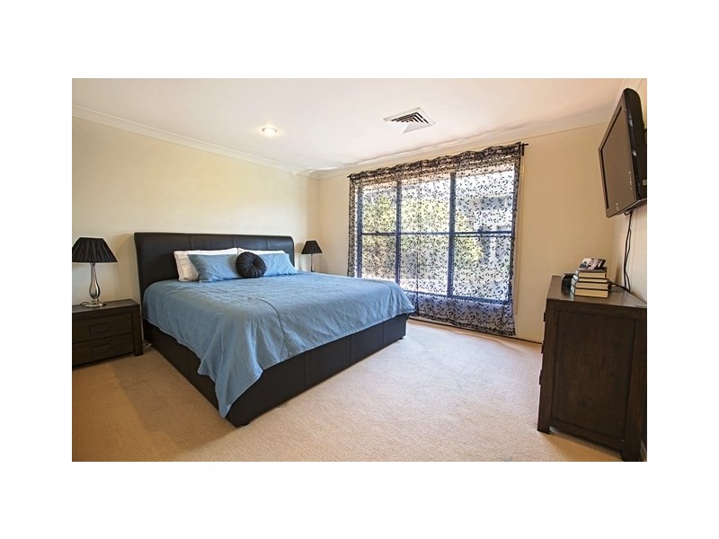 8 Davina Close, Cecil Hills NSW 2171