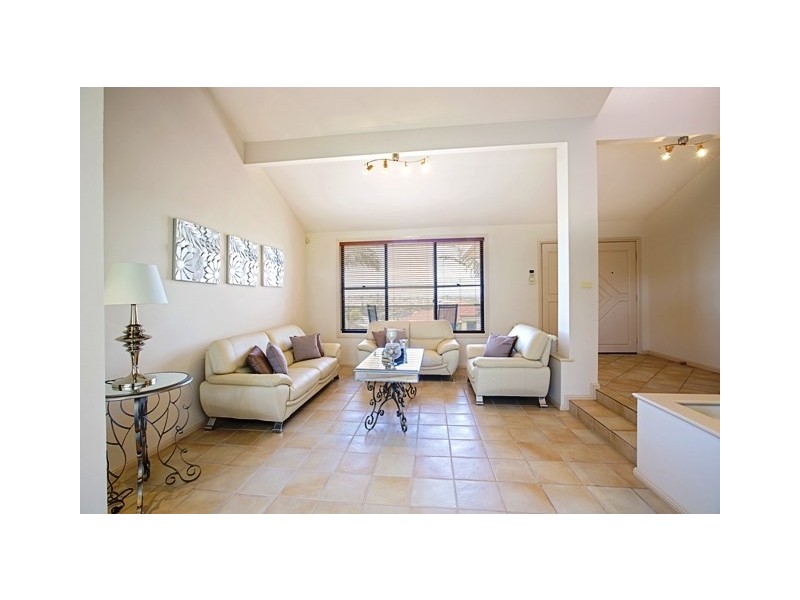 8 Davina Close, Cecil Hills NSW 2171