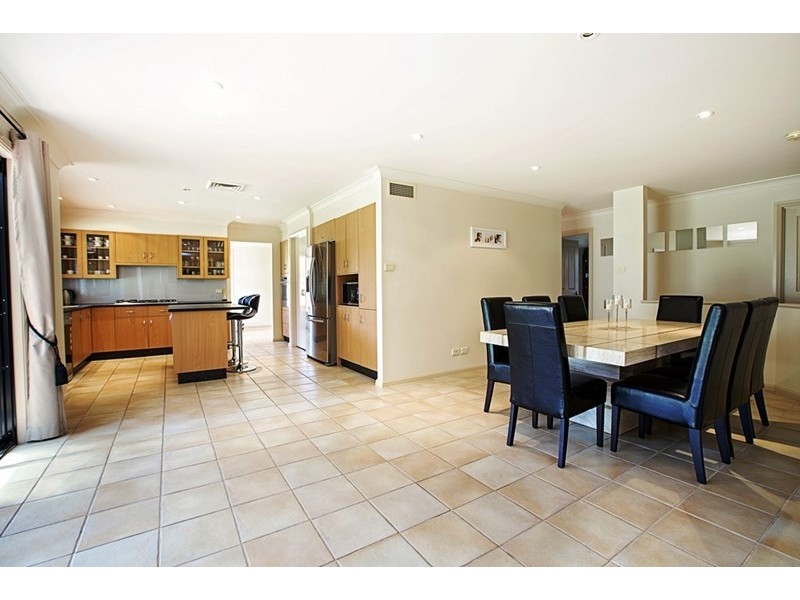 8 Davina Close, Cecil Hills NSW 2171