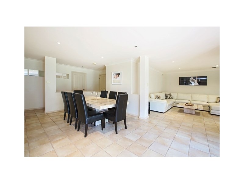 8 Davina Close, Cecil Hills NSW 2171