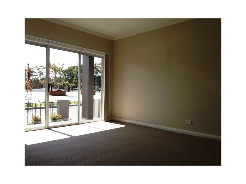32 Potts Lane, Potts Hill NSW 2143