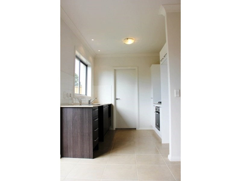 111 Hemsworth Avenue, Middleton Grange NSW 2171