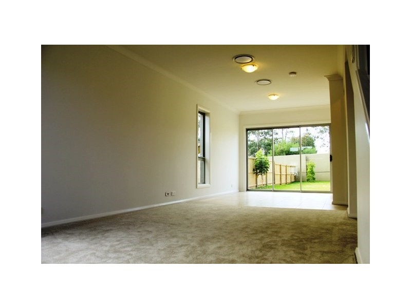 111 Hemsworth Avenue, Middleton Grange NSW 2171