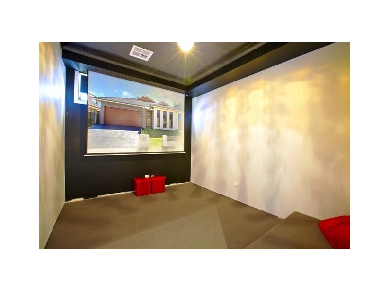 16 Conway Drive, West Hoxton NSW 2171