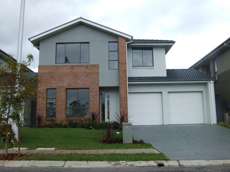 4 Brothers Lane, Glenfield NSW 2167