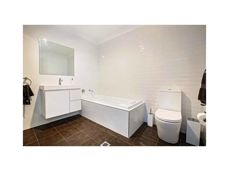 2/145 Memorial Avenue, Liverpool NSW 2170