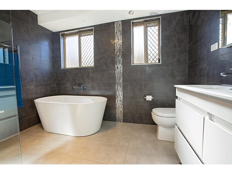 86 Jacaranda Crescent, Casula NSW 2170