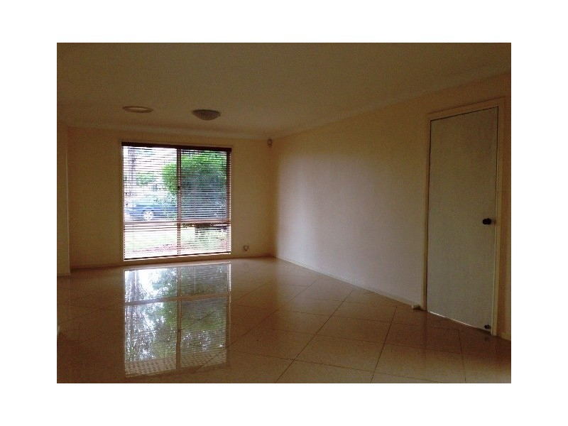 1 St Helens Close, West Hoxton NSW 2171