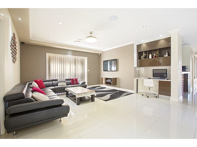 9 Colenso Circuit, Edmondson Park NSW 2174